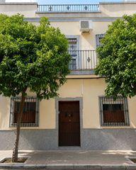Casa  Calle andr�s bern�ldez. Casa independiente en nervi�n/ amplitud, inversi�n y potencial e