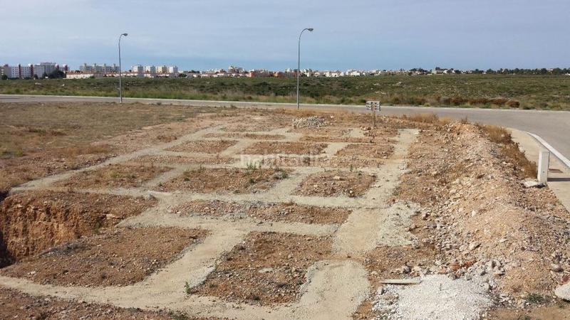 Foto 1a4b3d17-9476-4bc3-b1d5-2955f1202959. Terreno residencial gran parcela esquinera en Platja de Mont-roig Mont-roig del Camp