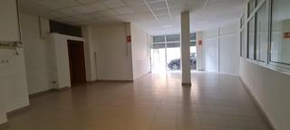 Local Comercial  Calle sant antoni. En venta o alquier local reformado apto para cualquier negocio e