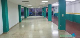 Local Comercial  Carrer de la closa de mestres. Taller mecanico a la venta en el centro de reus