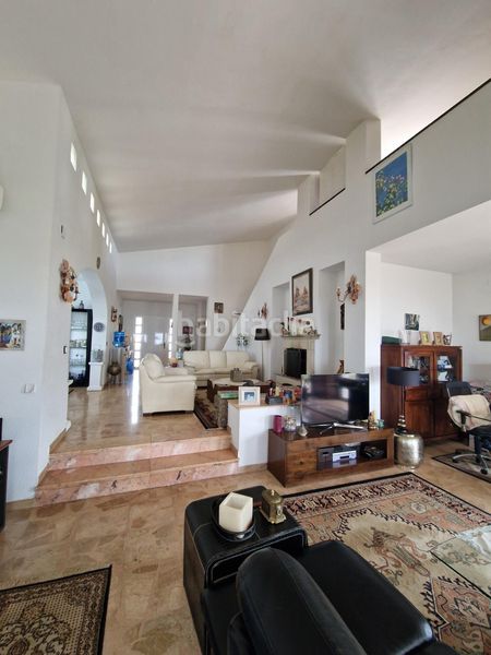 Foto 22fc7c6a-9381-4c3e-bd3a-94ac1b194dfa. Chalet espectacular chalet en zona tranquila con piscina y terraza en Mont-roig del Camp