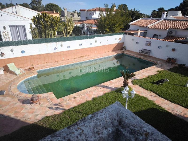 Foto da15b720-0581-4d86-9370-8be1fbd63119. Chalet espectacular chalet en zona tranquila con piscina y terraza en Mont-roig del Camp