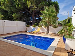 Casa aparellada  Avenida de parís. Exclusiva casa pareada con licencia turistica