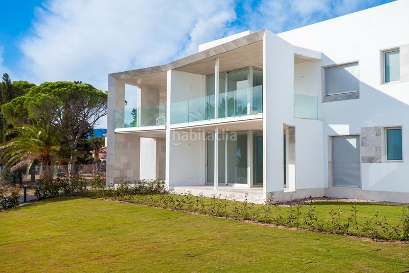 Foto 4176717b-e7d5-40c0-a4fd-51a1eebfa537. Promotion EXCLUSIVA OBRA NUEVA FRENTE AL MAR MASOLET dans Miami Platja. Logements de biens neufs