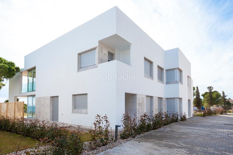 Foto 43d4de23-97d1-42a5-9bd8-6682356ebb7c. Promotion EXCLUSIVA OBRA NUEVA FRENTE AL MAR MASOLET dans Miami Platja. Logements de biens neufs