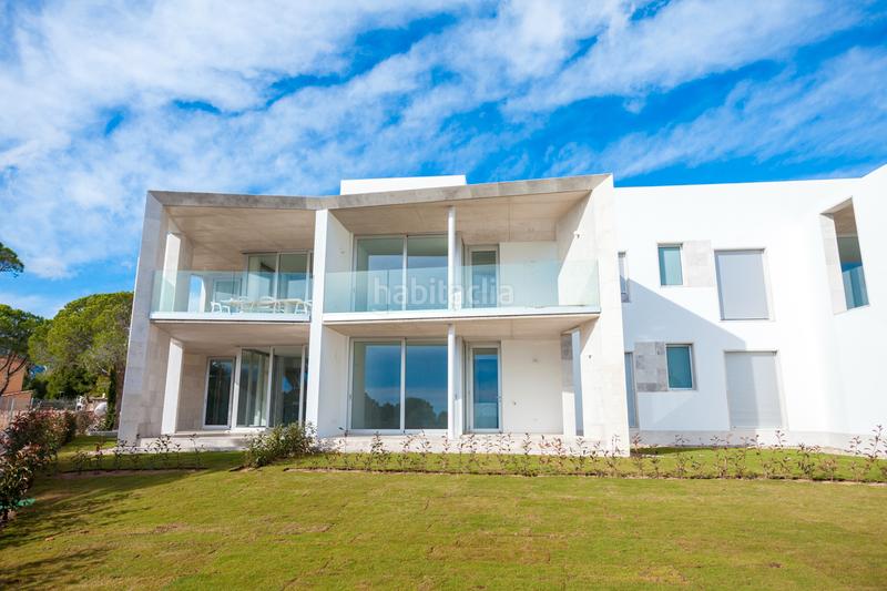 Foto 8d8ded34-634f-4d18-86e9-264e0b853a09. Promotion EXCLUSIVA OBRA NUEVA FRENTE AL MAR MASOLET dans Miami Platja. Logements de biens neufs