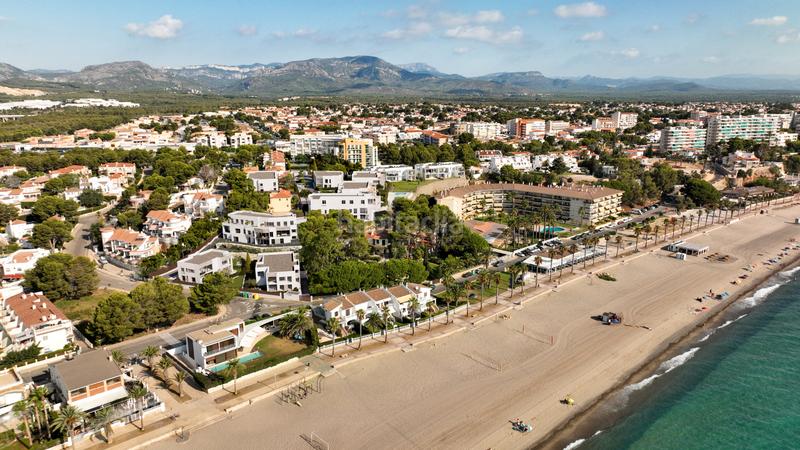 Foto e0e18e58-744b-4051-a7dd-23cbdc3e63a3. Promotion EXCLUSIVA OBRA NUEVA FRENTE AL MAR MASOLET dans Miami Platja. Logements de biens neufs