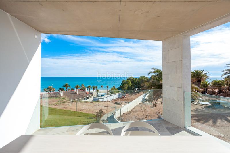 Foto f1fc3679-47be-40db-9840-f20f8641675b. Promotion EXCLUSIVA OBRA NUEVA FRENTE AL MAR MASOLET dans Miami Platja. Logements de biens neufs