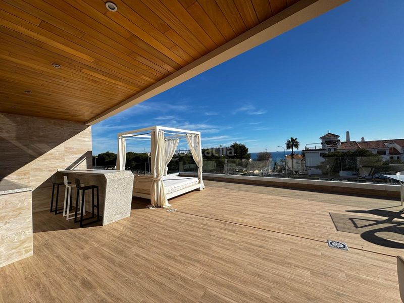 Foto 094dba2c-ce87-43ae-b9a8-9310df989c33. Casa amb aparcament a Playa Flamenca Orihuela