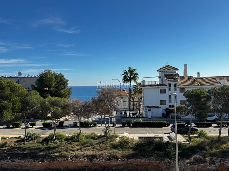 Foto 0b0d98e1-3be2-4e0d-908e-2d9005a0f98b. Casa amb aparcament a Playa Flamenca Orihuela