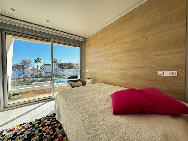 Foto 3603b09e-9052-4fb3-ae39-367745f0342b. Casa amb aparcament a Playa Flamenca Orihuela