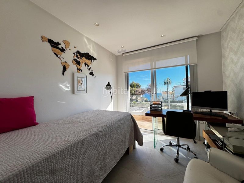 Foto fdd48b30-b9e1-48ea-a1d9-5e79f84a87c1. Casa amb aparcament a Playa Flamenca Orihuela
