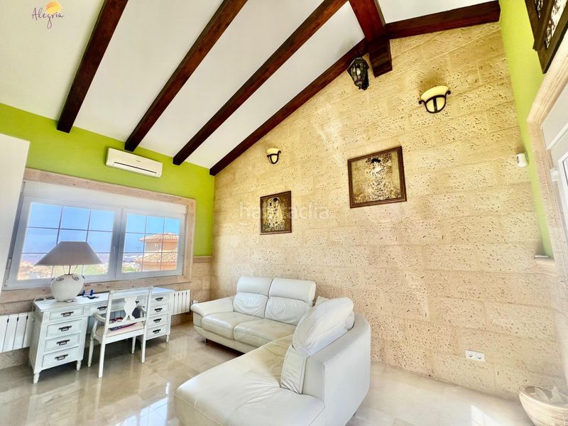 Foto 20fde1ad-56e4-4284-8afd-6eaf54b694e6. Casa amb aparcament a Centro - Muelle Pesquero Torrevieja