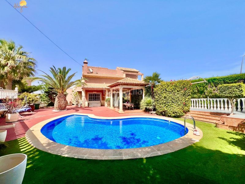 Foto 746118b6-7610-4172-b87c-7984f34db944. Casa amb aparcament a Centro - Muelle Pesquero Torrevieja