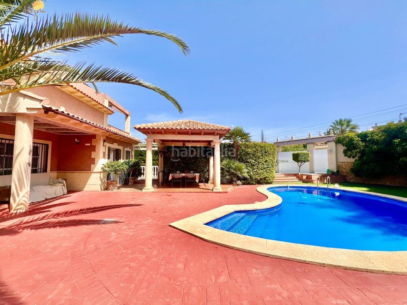 Foto 875ea4a2-f7a1-4c19-ba38-75dd193b1315. Casa amb aparcament a Centro - Muelle Pesquero Torrevieja