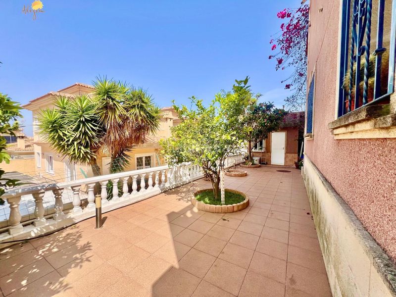 Foto b35e2cf3-b6f8-41c4-af87-dffcdc06e835. Casa amb aparcament a Centro - Muelle Pesquero Torrevieja