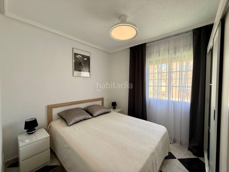 Foto 03cc7ba5-f599-493a-9f6d-8d3af867cf5f. Casa amb aparcament a Playa Flamenca Orihuela