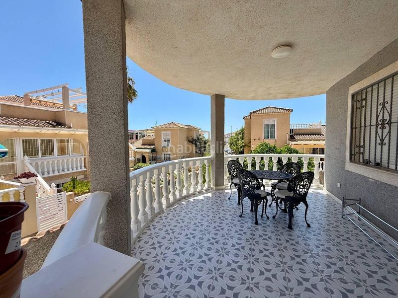 Foto 11705c29-42bf-4334-b570-3565ebbfd9e0. Casa amb aparcament a Playa Flamenca Orihuela