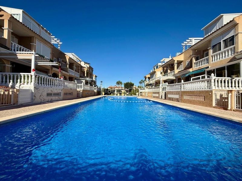 Foto 247c8ac1-244f-450c-b604-6bb62a04f2dd. Casa amb aparcament a Playa Flamenca Orihuela