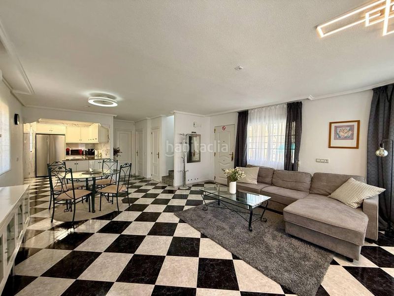 Foto 6f220f78-b951-4659-83ab-20f365461a0f. Casa amb aparcament a Playa Flamenca Orihuela