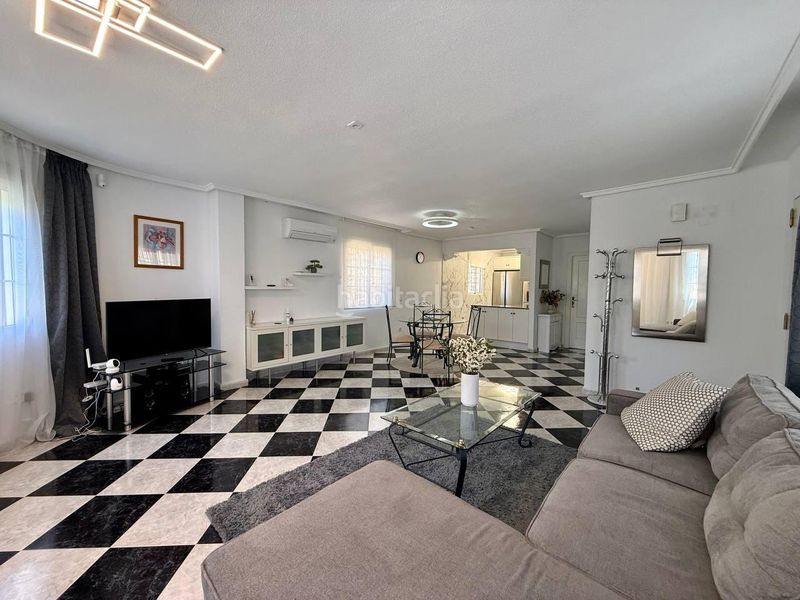 Foto 740a0584-4423-4790-b458-c5f02f26b9df. Casa amb aparcament a Playa Flamenca Orihuela