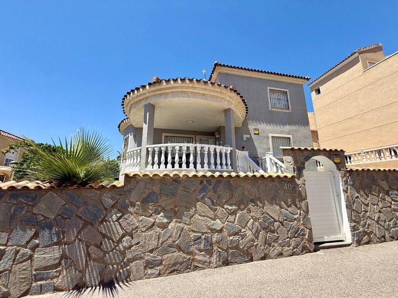 Foto 7f29bd69-054c-4a51-99a7-885b4230fa7f. Casa amb aparcament a Playa Flamenca Orihuela