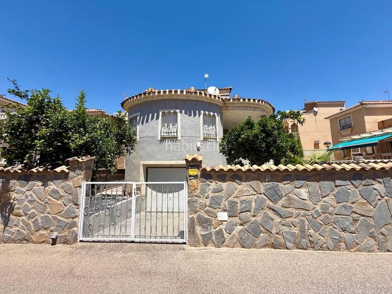 Foto 9aed839b-ec61-489e-afbe-c380057edeb9. Casa amb aparcament a Playa Flamenca Orihuela