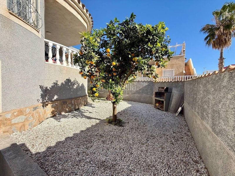Foto acbc6393-b378-4e2b-9854-ce4d313d12d4. Casa amb aparcament a Playa Flamenca Orihuela