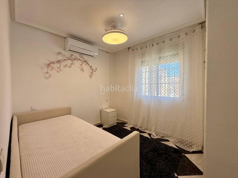 Foto b78a19a3-796e-4c89-88ba-fbb562d7d7d1. Casa amb aparcament a Playa Flamenca Orihuela