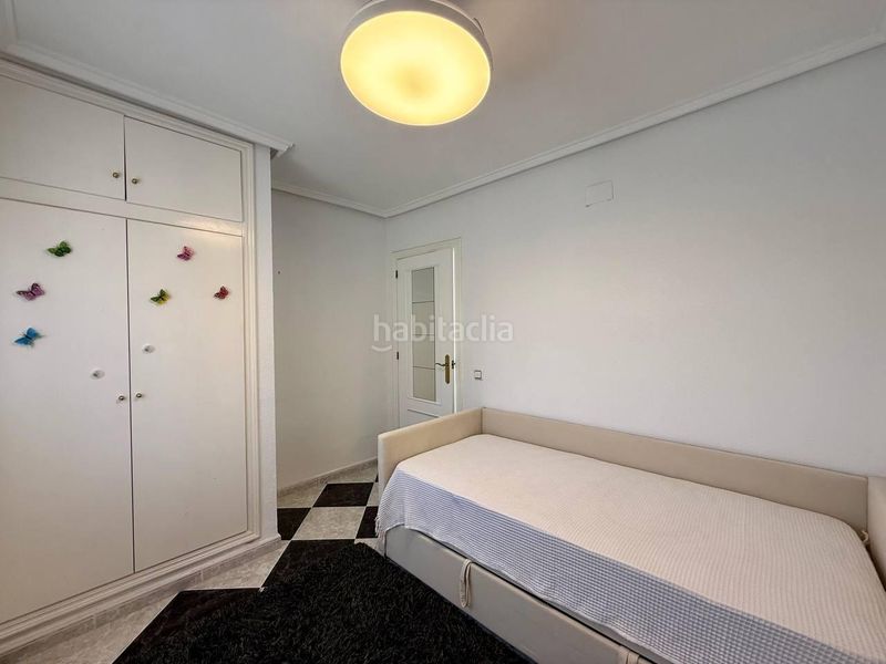 Foto c2fe4d89-a15a-4dc4-8053-fe81d5e64b4e. Casa amb aparcament a Playa Flamenca Orihuela