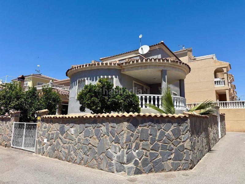 Foto c9573211-c8f7-485e-95f0-693279813eec. Casa amb aparcament a Playa Flamenca Orihuela