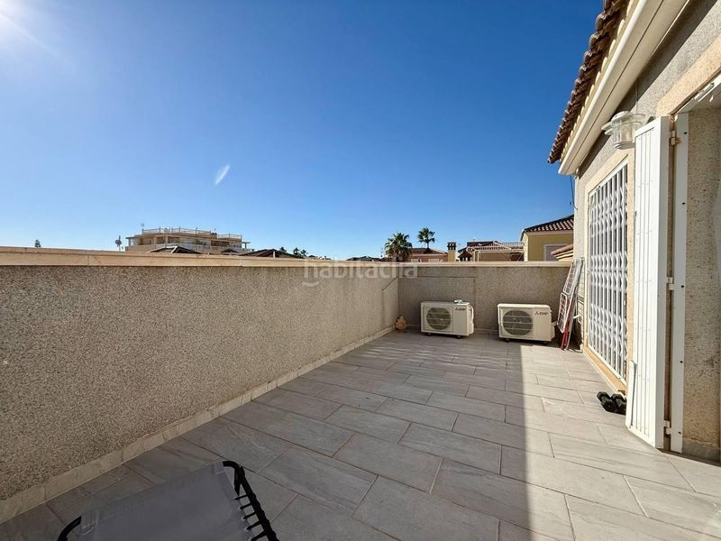 Foto f46e770c-3c8b-4d32-bc33-030d10c11299. Casa amb aparcament a Playa Flamenca Orihuela