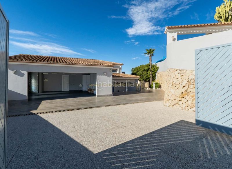 Foto fa12f45c-d192-4101-8a56-7f410fee6d7d. Casa a Paichi Moraira