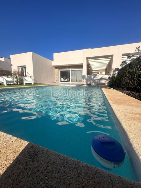 Foto 483d56c9-beaa-4ae4-9b4d-b89dd336f165. Casa amb aparcament a Heredades Rojales