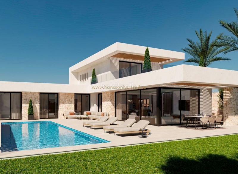 Foto cdd8d53d-b3d9-4b7c-acf7-12b0c99b9271. Casa amb aparcament a Divina Pastora Marbella