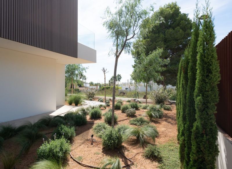 Foto bc0fc3a8-0a52-4b6c-b64a-d6eb133bf2d4. Haus mit parking in Ensanche-Diputación Alicante