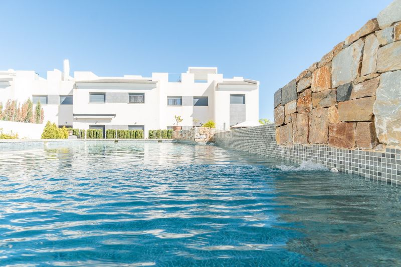 Foto c5a54508-aa2d-46ef-ad21-93f81291f9f6. Apartament a Los Almendros Orihuela