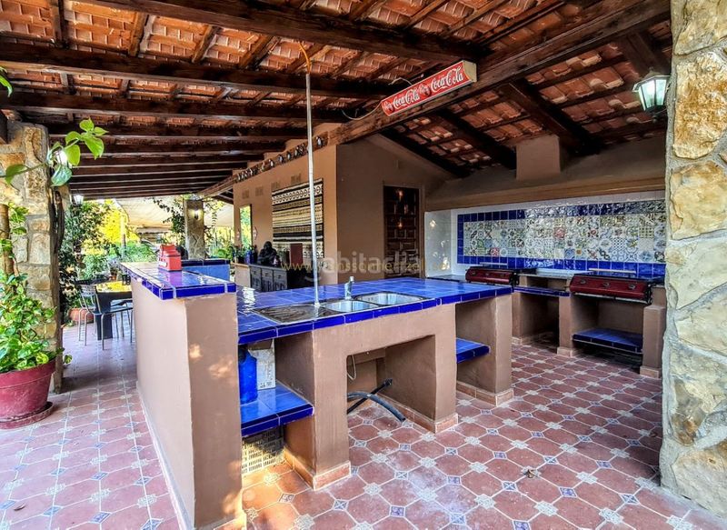 Foto b7456802-3e48-4e30-81de-7bb7f77d75d0. Casa amb aparcament a Catral