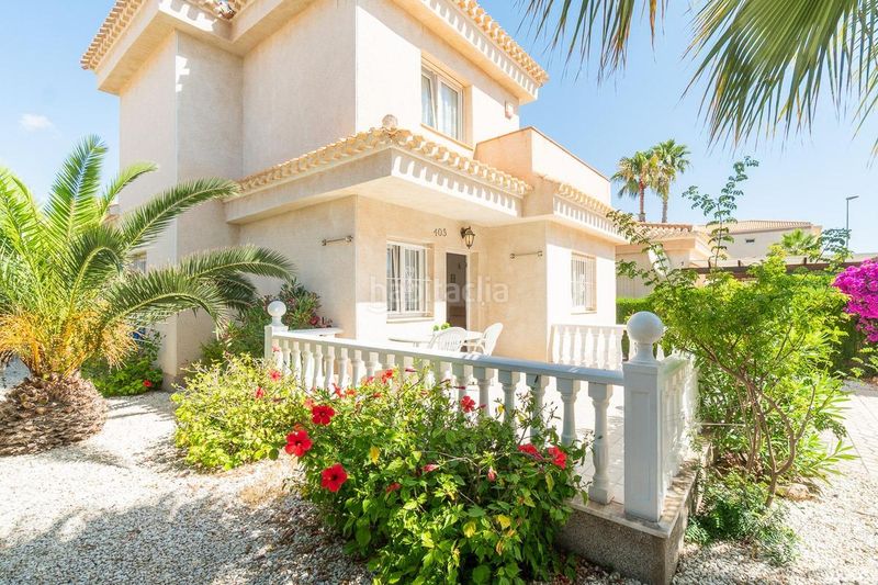 Foto 124c9aab-6c61-4d44-9fd7-85e8c5dc3f6c. Casa amb calefacció a Playa Flamenca Orihuela