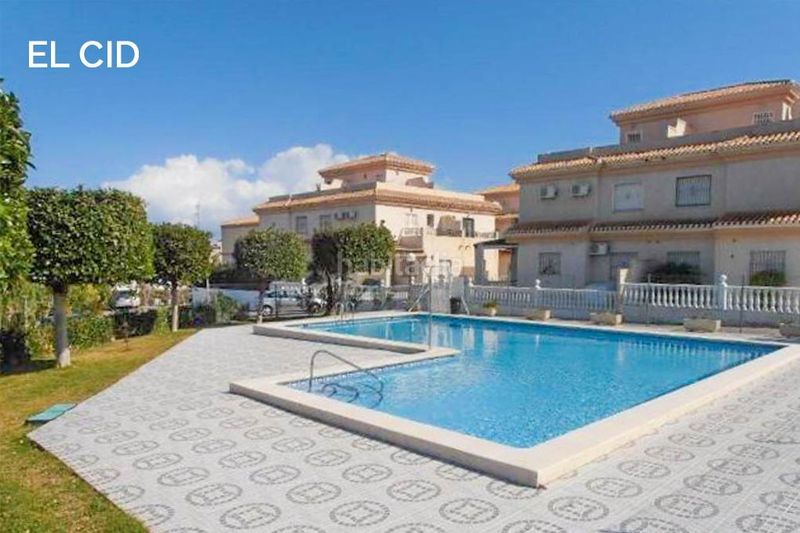 Foto 42da8891-af68-413e-82ca-48630405293a. Casa amb calefacció a Playa Flamenca Orihuela