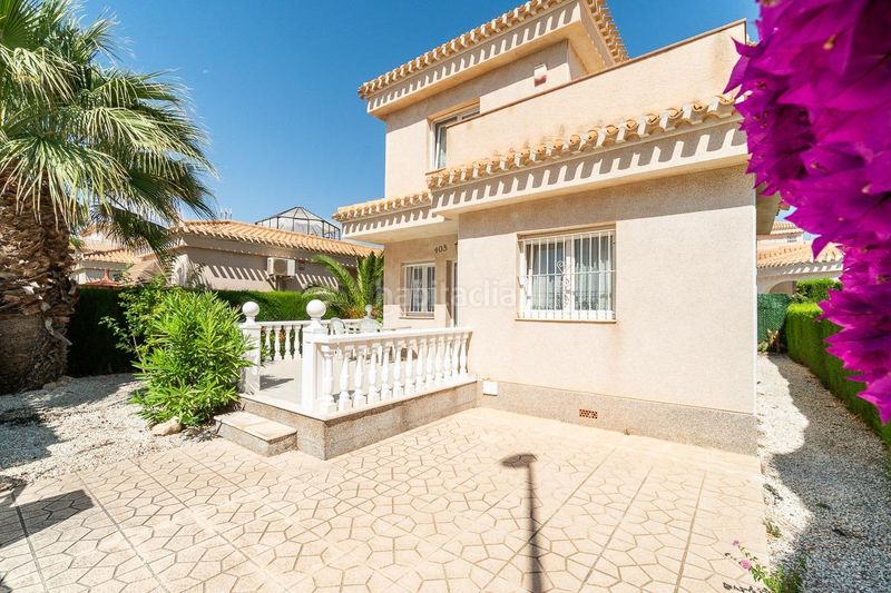 Foto a847442d-2023-411f-b869-f5f0c94b92b9. Casa amb calefacció a Playa Flamenca Orihuela