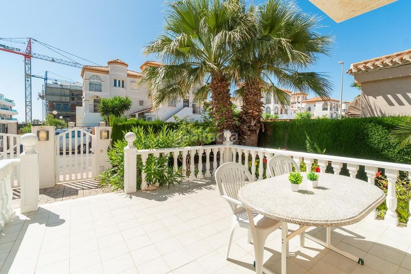 Foto caf2db4e-45a2-4857-962f-56a992e19d08. Casa amb calefacció a Playa Flamenca Orihuela