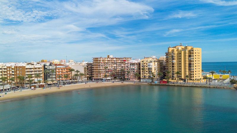 Foto c6ca019c-871a-47b3-847c-e3ce63111180. Apartament amb calefacció a Centro - Muelle Pesquero Torrevieja
