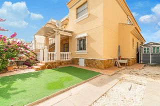 Casa adossada a Villamartín-Las Filipinas