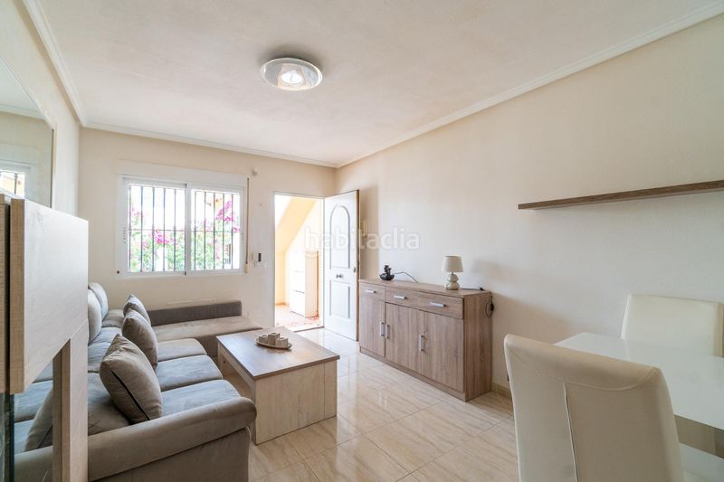 Foto a3dc66e1-9682-4bd1-980b-8cfc880b625e. Casa adossada amb calefacció a Villamartín-Las Filipinas Orihuela