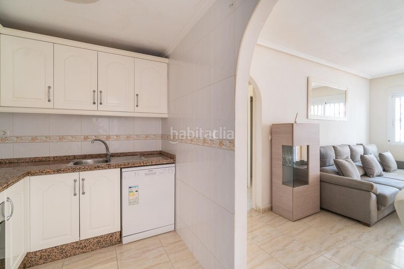 Foto d24992a0-d35a-4fa0-8f6f-f4a0d71bb805. Casa adossada amb calefacció a Villamartín-Las Filipinas Orihuela