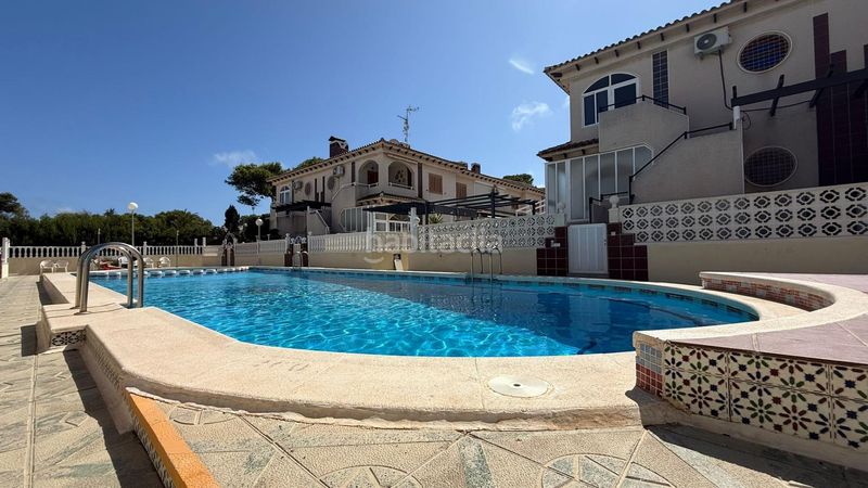 Foto ae2d3842-670c-40aa-a456-77a66feb48b4. Casa adossada amb calefacció a Centro - Muelle Pesquero Torrevieja
