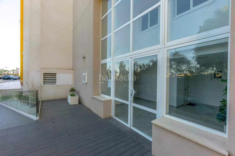 Foto 86bf0cca-71a9-44d8-80a8-432e1cd926f6. Apartament amb aparcament a Playa Flamenca Orihuela