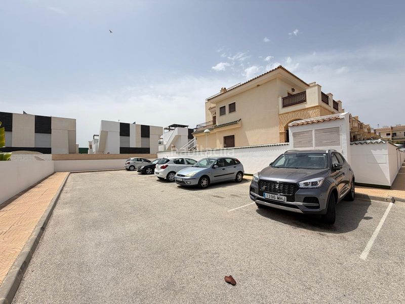 Foto 66d8721f-b42e-4a0d-a6f6-6f29ceae1749. Casa adossada amb calefacció a Centro Rojales