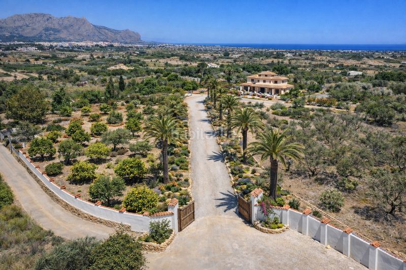 Foto a09a8538-15b6-48a8-8156-c1765bc2ec7d. Casa a Centro Pedreguer